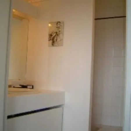 Le Clos Des Carmes לינה וארוחת בוקר *