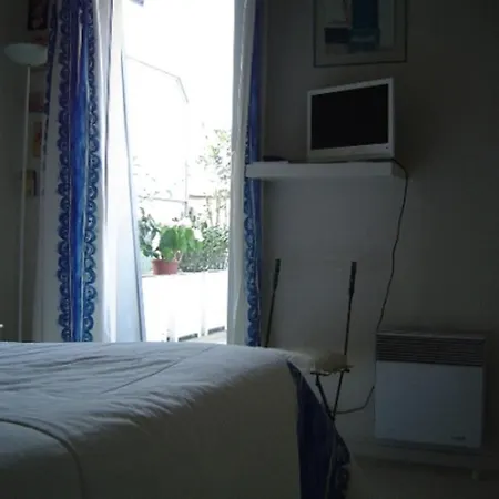 Bed & Breakfast Le Clos Des Carmes Bordeaux