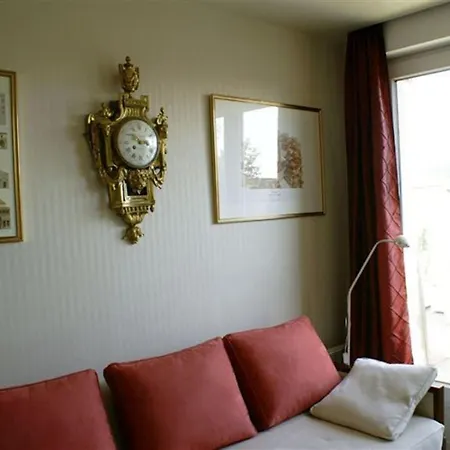 Le Clos Des Carmes Bed & Breakfast